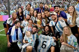 BOB体育_国际足坛瞩目交锋！双方势均力敌(国际足坛新闻)