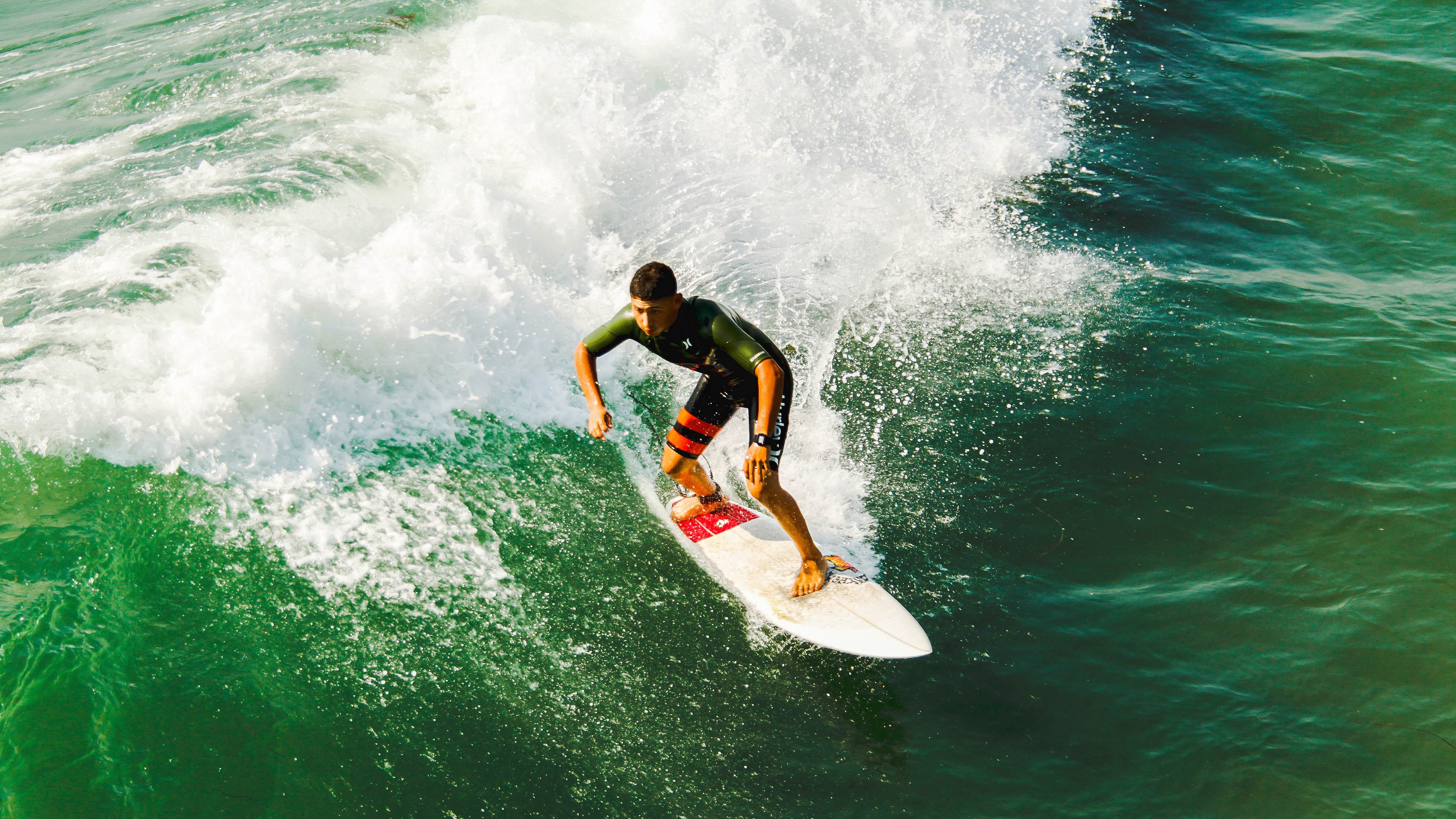 比赛集锦-女王归来！穆古鲁扎伯纳乌首秀引爆全场，皇室球迷沸腾呐喊